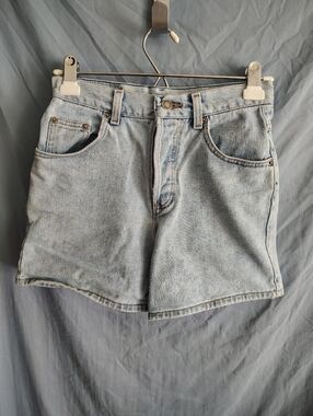 Y2K County Seat Denim Shorts 26 Waist High Rise Button Fly USA 3/4 Slim Fit
